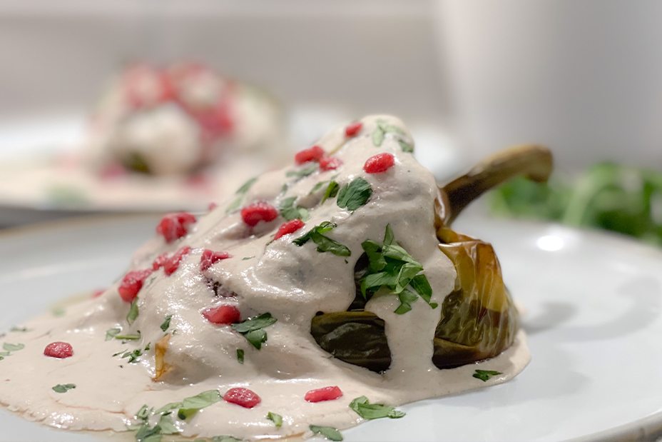 Chiles en Nogada - Tradition trifft auf pflanzliche Festlichkeit!